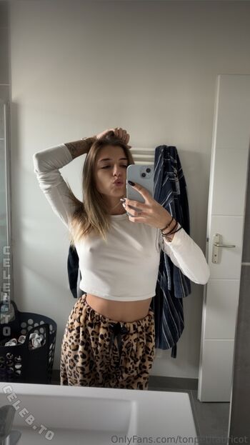Ava Abricot
